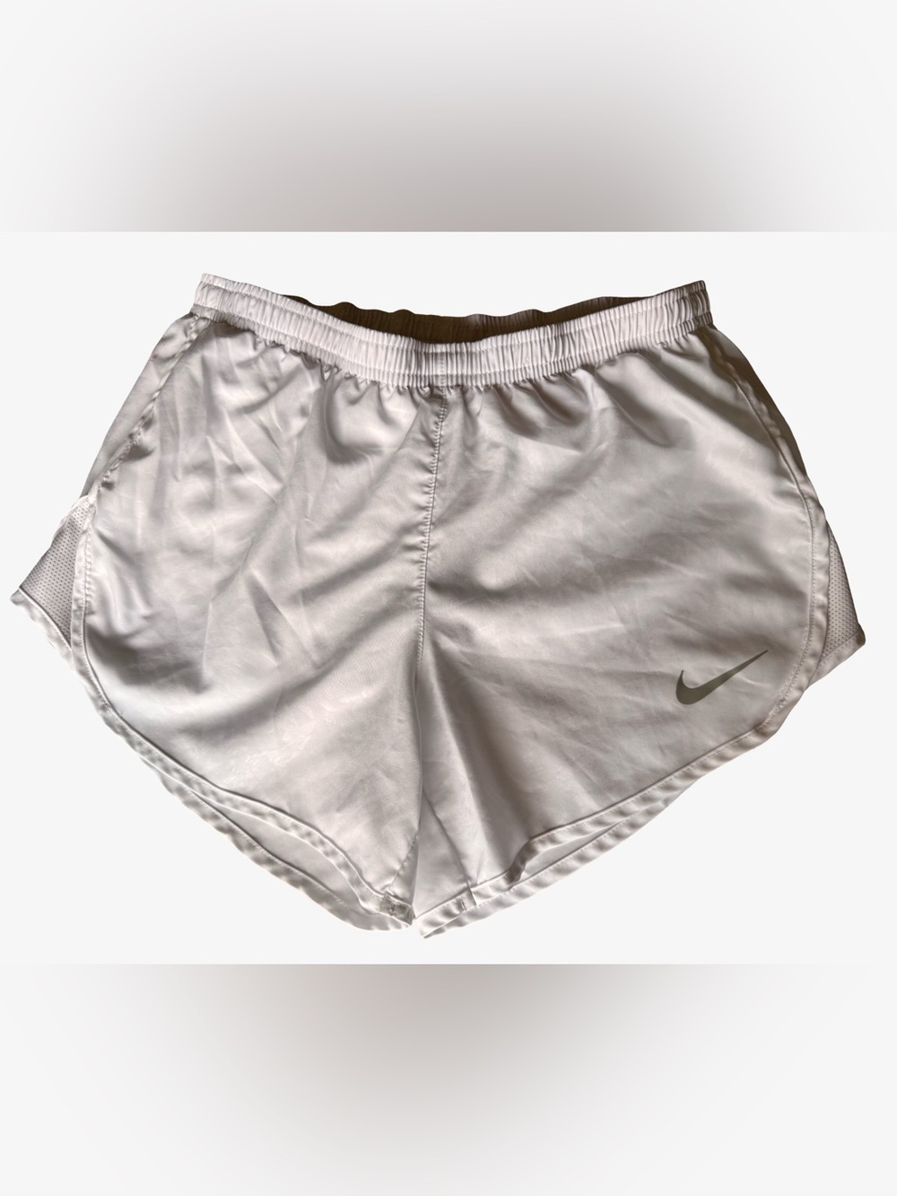 Nike Tempo Dri-Fit Women’s Running Shorts White Embossed Size XS Lined 3.5”